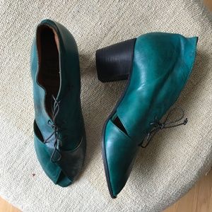 King Tartufoli Open-Toed Emerald Heels